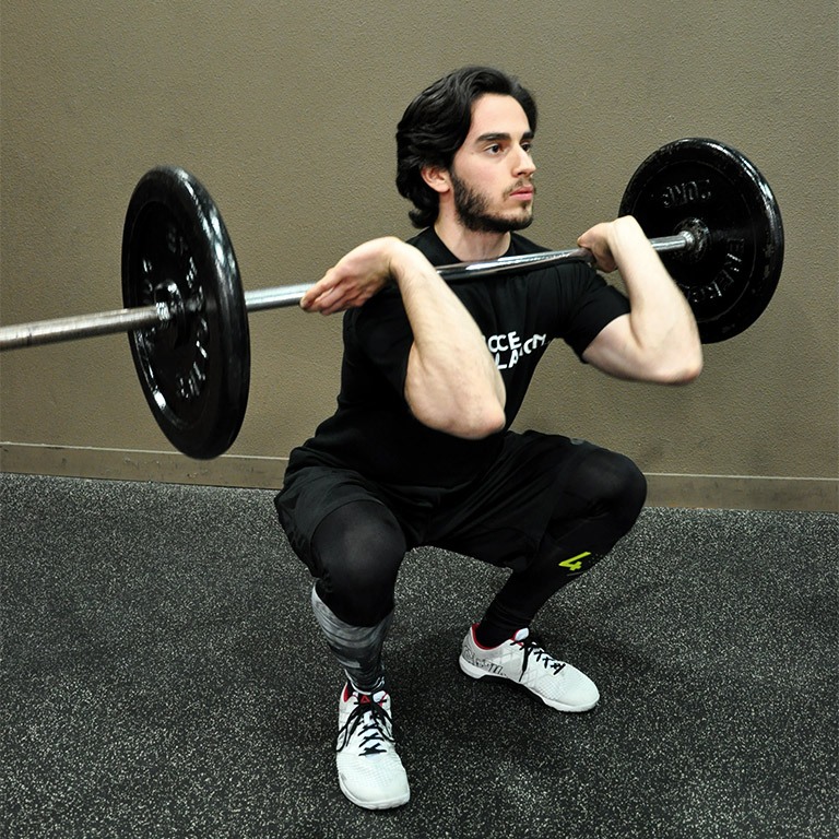 Front squat – Descendre la barre